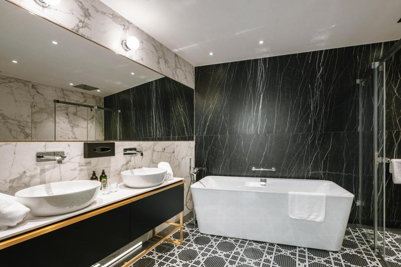Hotel Ferreus Modern Art Deco Krakow Bagian luar foto Bathroom
