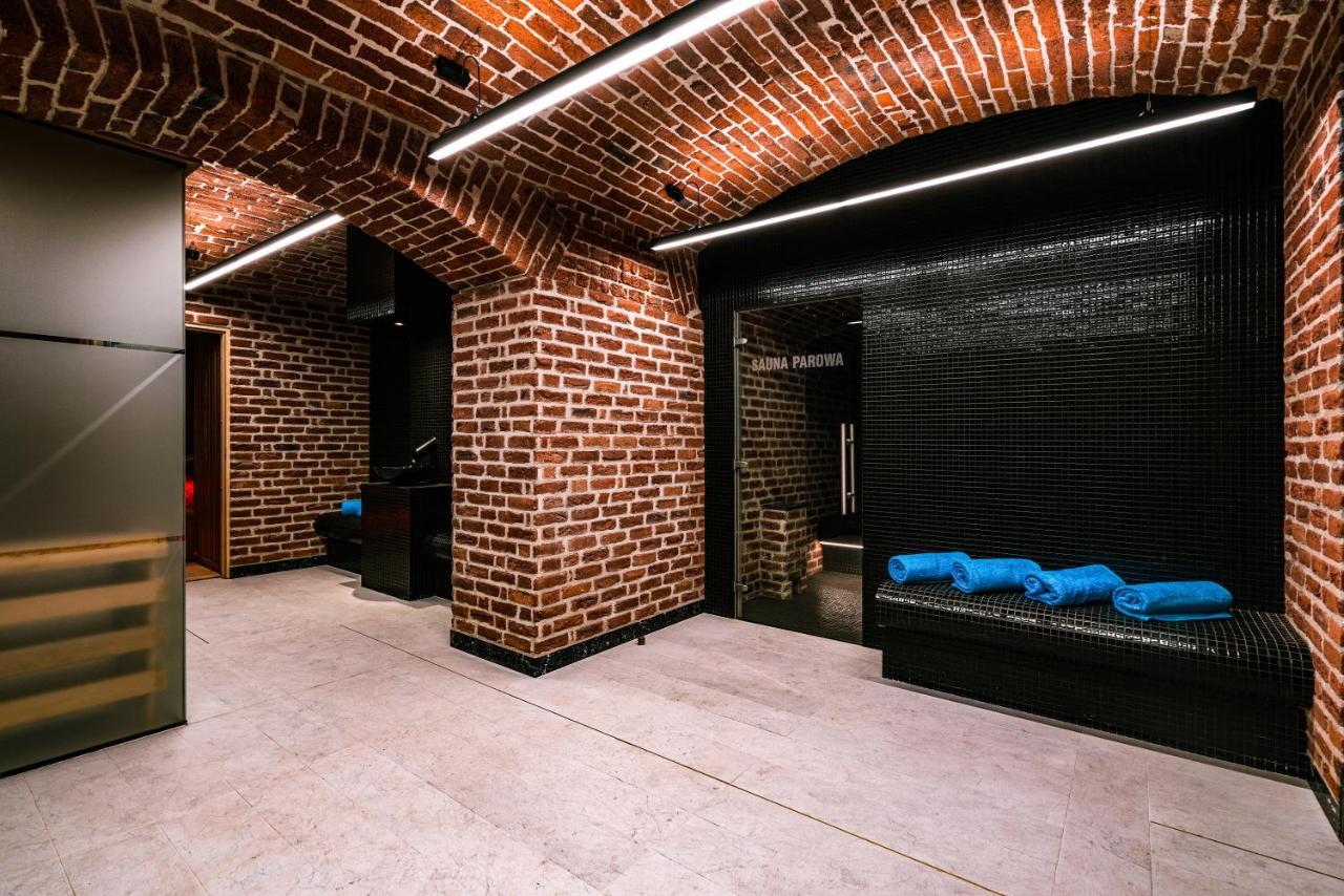 Hotel Ferreus Modern Art Deco Krakow Bagian luar foto The changing rooms at the National Football Museum