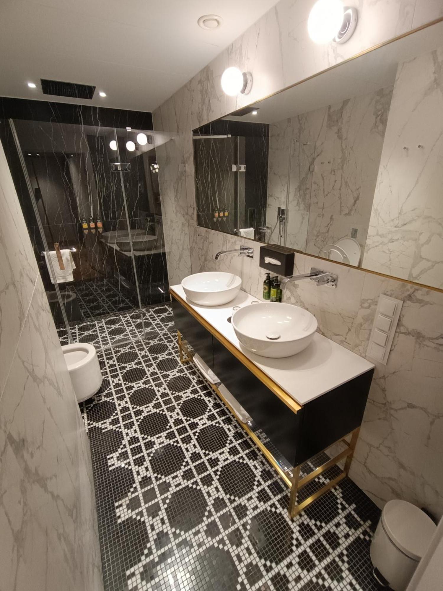 Hotel Ferreus Modern Art Deco Krakow Bagian luar foto